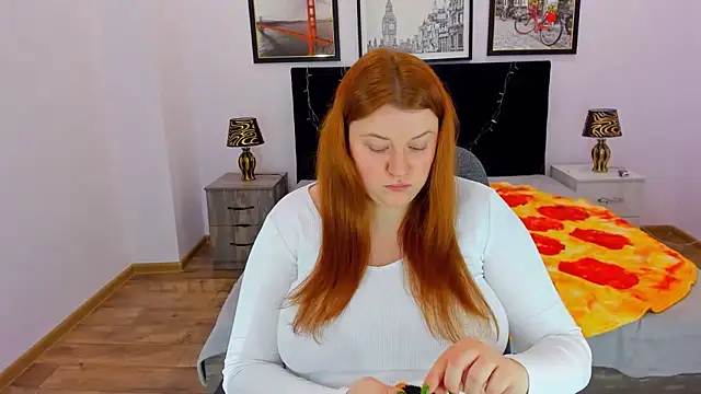 Snapshot of PolinaSalvatore chatting on 01/06/25, 12:57 PolinaSalvatore online show from 01/06/25, 12:57