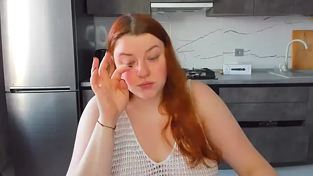 Snapshot of PolinaSalvatore chatting on 02/12/25, 12:55 PolinaSalvatore online show from 02/12/25, 12:55