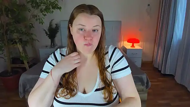 Snapshot of PolinaSalvatore chatting on 10/01/25, 02:12 PolinaSalvatore online show from 10/01/25, 02:12