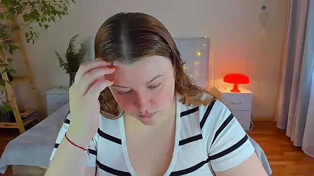 Snapshot of PolinaSalvatore chatting on 11/05/25, 10:48 PolinaSalvatore online show from 11/05/25, 10:48