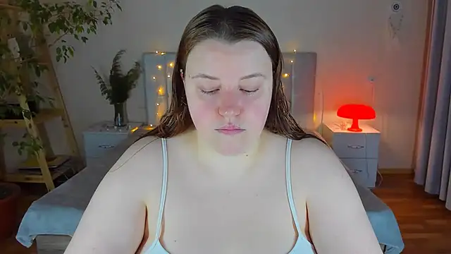 Snapshot of PolinaSalvatore chatting on 11/12/25, 02:39 PolinaSalvatore online show from 11/12/25, 02:39