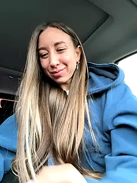 Snapshot of EvaCatt chatting on 10/03/25, 02:41 EvaCatt online show from 10/03/25, 02:41