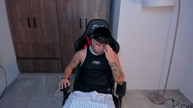 Snapshot of Jake_simons chatting on 11/21/25, 07:12 Jake simons online show from 11/21/25, 07:12