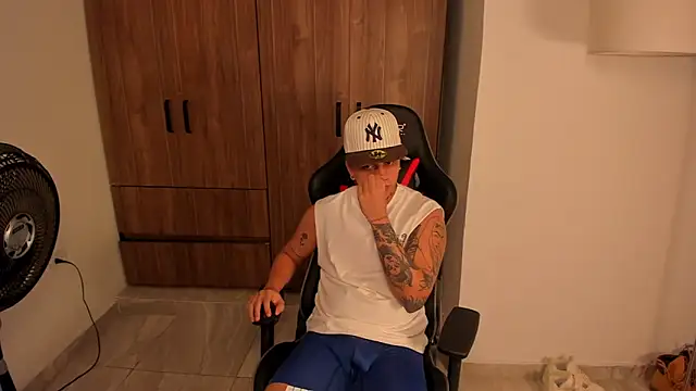 Snapshot of Jake_simons chatting on 01/10/26, 11:12 Jake simons online show from 01/10/26, 11:12