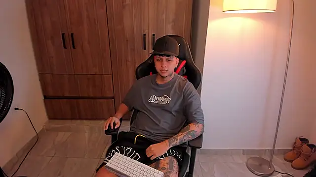 Snapshot of Jake_simons chatting on 02/04/26, 11:16 Jake simons online show from 02/04/26, 11:16