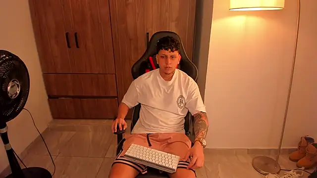 Snapshot of Jake_simons chatting on 02/14/26, 04:09 Jake simons online show from 02/14/26, 04:09