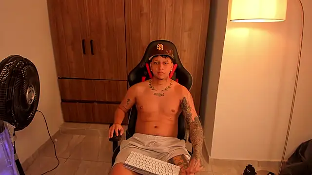 Snapshot of Jake_simons chatting on 03/03/26, 09:37 Jake simons online show from 03/03/26, 09:37