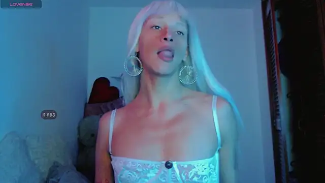 Summer XO online show from 01/01/25, 12:11