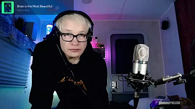 Snapshot of Snarfle82 chatting on 02/05/25, 11:55 Snarfle82 online show from 02/05/25, 11:55