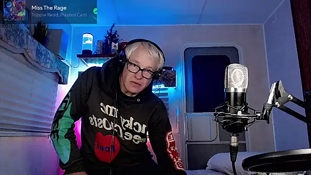 Snapshot of Snarfle82 chatting on 03/11/25, 02:29 Snarfle82 online show from 03/11/25, 02:29