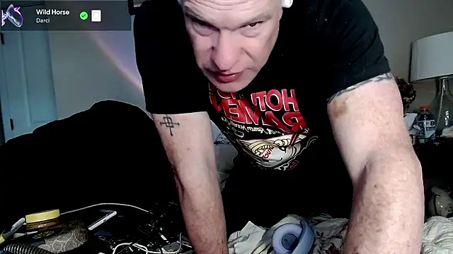 Snapshot of Snarfle82 chatting on 11/04/25, 11:15 Snarfle82 online show from 11/04/25, 11:15