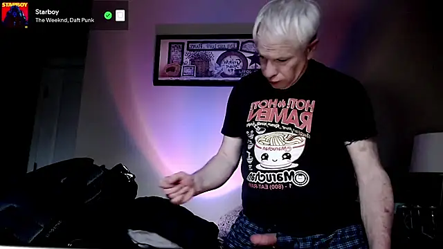 Snapshot of Snarfle82 chatting on 11/06/25, 05:36 Snarfle82 online show from 11/06/25, 05:36