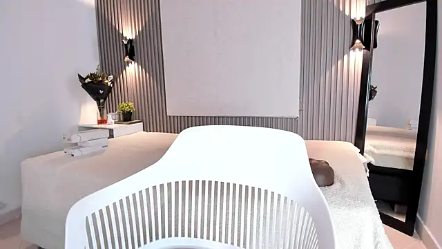 Zafiiraa online show from 10/30/25, 11:44