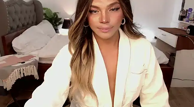 Snapshot of liaa_lurrecams chatting on 01/24/25, 03:45 liaa lurrecams online show from 01/24/25, 03:45