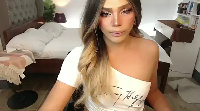 Snapshot of liaa_lurrecams chatting on 03/02/25, 06:08 liaa lurrecams online show from 03/02/25, 06:08