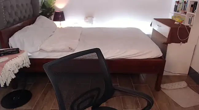 Snapshot of liaa_lurrecams chatting on 03/21/25, 02:29 liaa lurrecams online show from 03/21/25, 02:29