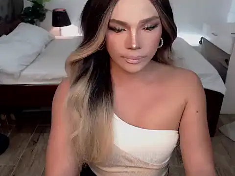 Snapshot of liaa_lurrecams chatting on 11/06/25, 11:22 liaa lurrecams online show from 11/06/25, 11:22