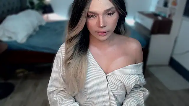 Snapshot of liaa_lurrecams chatting on 11/14/25, 03:33 liaa lurrecams online show from 11/14/25, 03:33