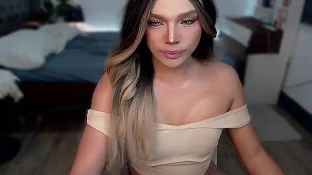 Snapshot of liaa_lurrecams chatting on 11/19/25, 10:15 liaa lurrecams online show from 11/19/25, 10:15