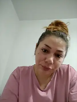 Snapshot of Ella_sweety chatting on 11/04/25, 07:18 Ella sweety online show from 11/04/25, 07:18