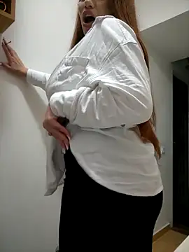 Snapshot of Ella_sweety chatting on 11/21/25, 09:02 Ella sweety online show from 11/21/25, 09:02