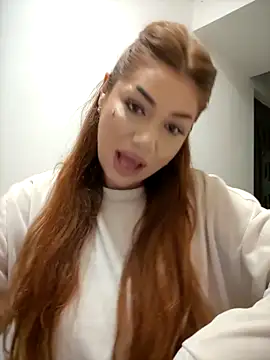 Snapshot of Ella_sweety chatting on 11/23/25, 08:30 Ella sweety online show from 11/23/25, 08:30