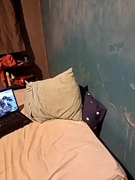 niCuNin online show from 11/30/25, 10:36