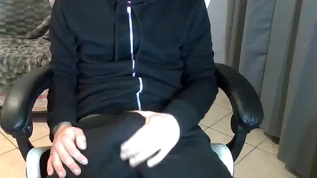 Snapshot of simoninside25 chatting on 11/19/25, 07:47 simoninside25 online show from 11/19/25, 07:47