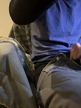 Snapshot of simoninside25 chatting on 12/02/25, 04:57 simoninside25 online show from 12/02/25, 04:57