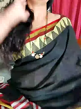 Snapshot of Indian_desi_wife chatting on 12/25/24, 04:22 Indian desi wife online show from 12/25/24, 04:22