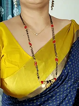 Snapshot of Indian_desi_wife chatting on 11/17/25, 02:50 Indian desi wife online show from 11/17/25, 02:50