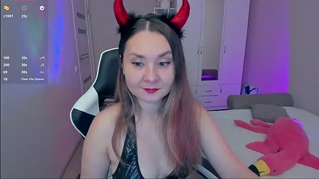 Snapshot of Devil_Mixi chatting on 10/31/25, 01:56 Devil Mixi online show from 10/31/25, 01:56