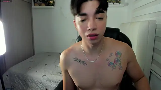 santy7v7 online show from 12/18/25, 01:28