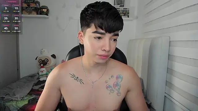 santy7v7 online show from 03/29/26, 01:33