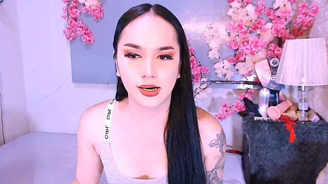 Snapshot of Oriental_Tiara chatting on 12/14/25, 11:26 Oriental Tiara online show from 12/14/25, 11:26