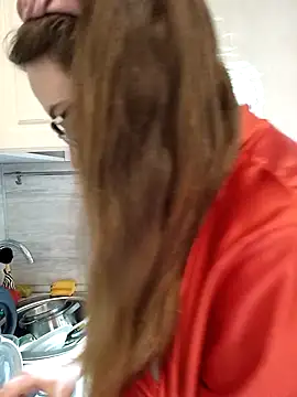 DienkaGreen online show from 12/14/25, 01:05