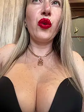 Snapshot of Kittenforyou chatting on 03/18/25, 12:58 Kittenforyou online show from 03/18/25, 12:58