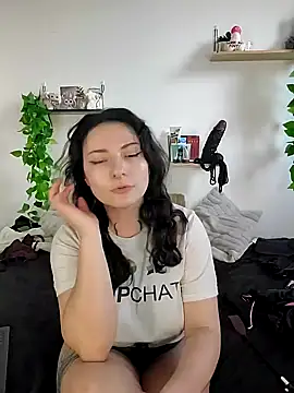 Snapshot of Moxxxie chatting on 03/22/25, 06:22 Moxxxie online show from 03/22/25, 06:22