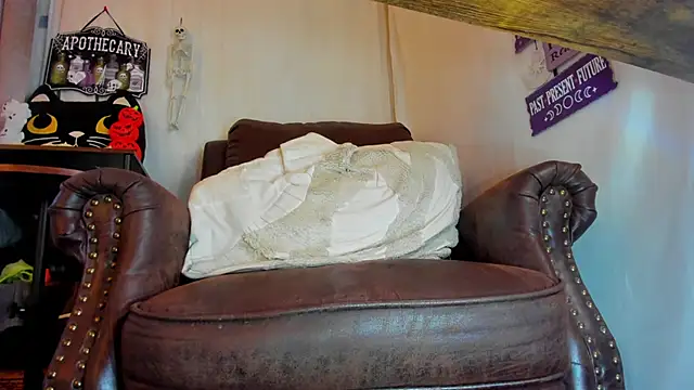 Snapshot of danidollxxx chatting on 09/23/25, 01:41 danidollxxx online show from 09/23/25, 01:41