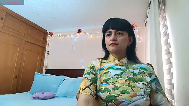 ISABEEL SOFIA01 online show from 05/29/26, 04:27