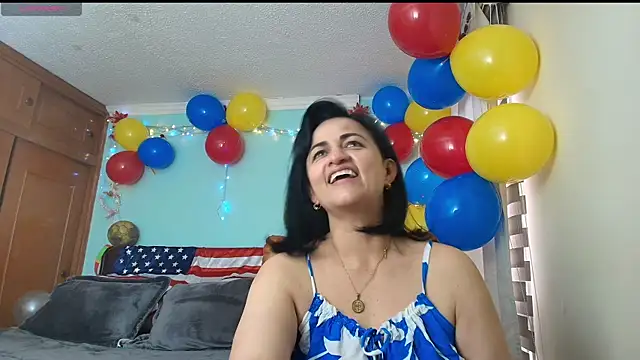 Snapshot of ISABEEL_SOFIA01 chatting on 06/13/26, 04:38 ISABEEL SOFIA01 online show from 06/13/26, 04:38
