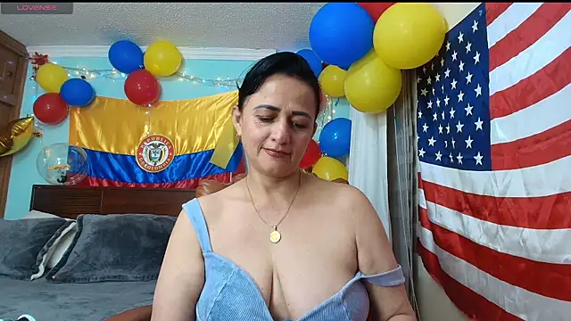Snapshot of ISABEEL_SOFIA01 chatting on 07/11/26, 12:13 ISABEEL SOFIA01 online show from 07/11/26, 12:13