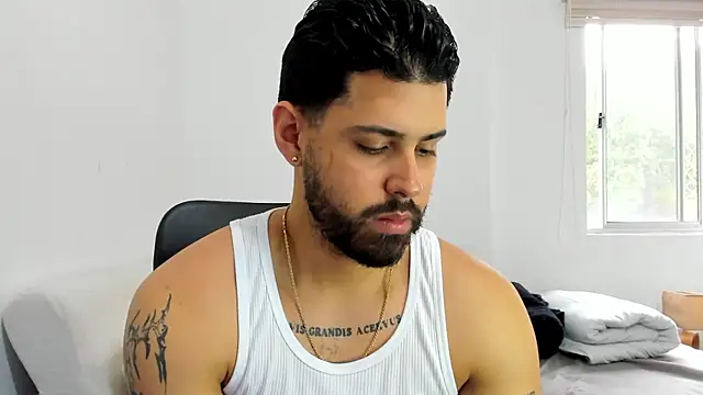 Justyn Torres online show from 10/22/25, 12:05