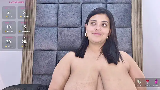 Snapshot of AmandaRousel chatting on 11/18/25, 08:02 AmandaRousel online show from 11/18/25, 08:02