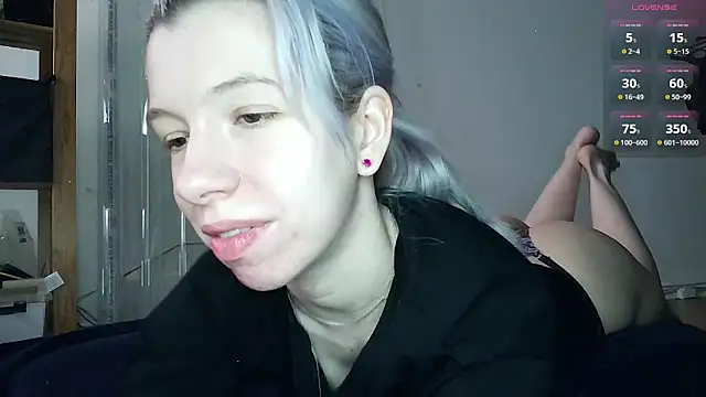Snapshot of cruellagoth666 chatting on 05/21/26, 11:17 cruellagoth666 online show from 05/21/26, 11:17