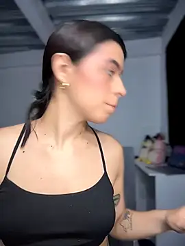 Snapshot of IvySanders1 chatting on 12/01/25, 10:04 IvySanders1 online show from 12/01/25, 10:04