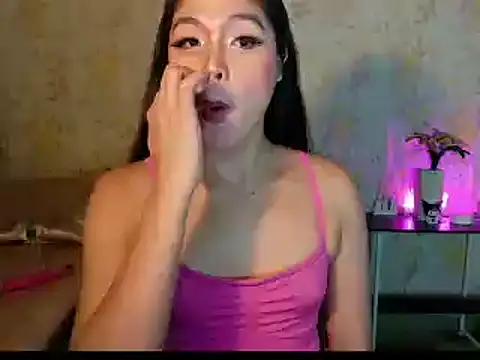 Snapshot of OdessaBODY chatting on 12/02/25, 10:05 OdessaBODY online show from 12/02/25, 10:05