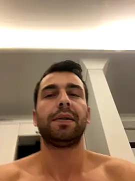 Snapshot of Emre-34 chatting on 10/29/25, 04:42 Emre-34 online show from 10/29/25, 04:42