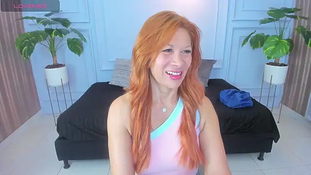 cintiagreyx online show from 04/08/26, 11:32