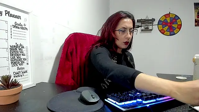 Snapshot of Scarlett_Sen chatting on 12/17/24, 01:16 Scarlett Sen online show from 12/17/24, 01:16